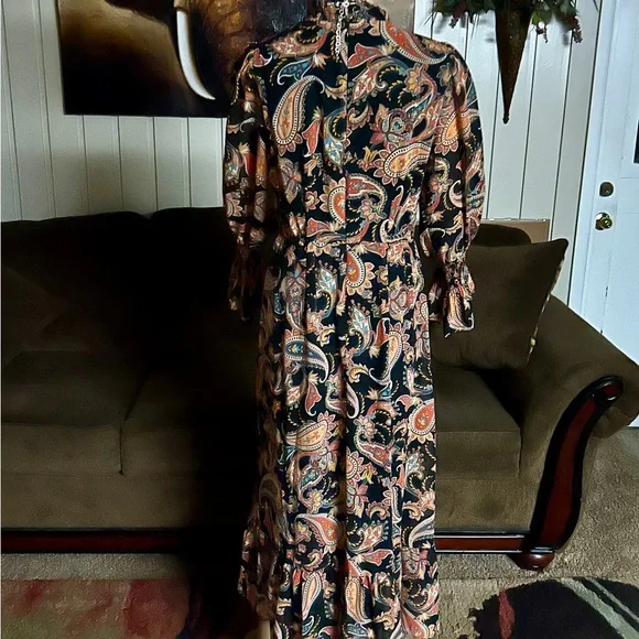 Julia Jordan • Size 4 • Floral/Paisley • Fall Colors • Brown/Beige/Yellow •Dress - Picture 12 of 16